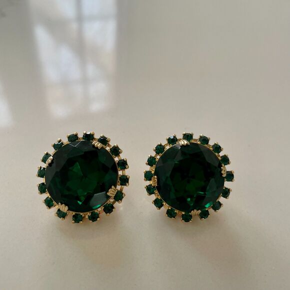 Vintage Emerald Clip On Earrings - Picture 2 of 9